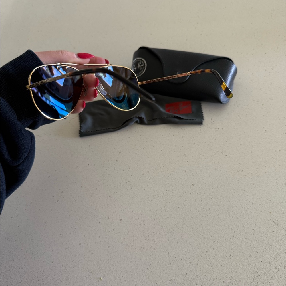 Ray Ban Polarized Oversized Aviators, Gold Frames - Picture 6 of 8